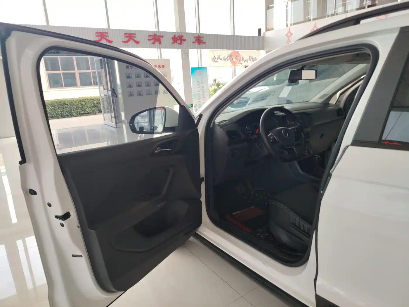 Фото 6 - Volkswagen T-Cross
