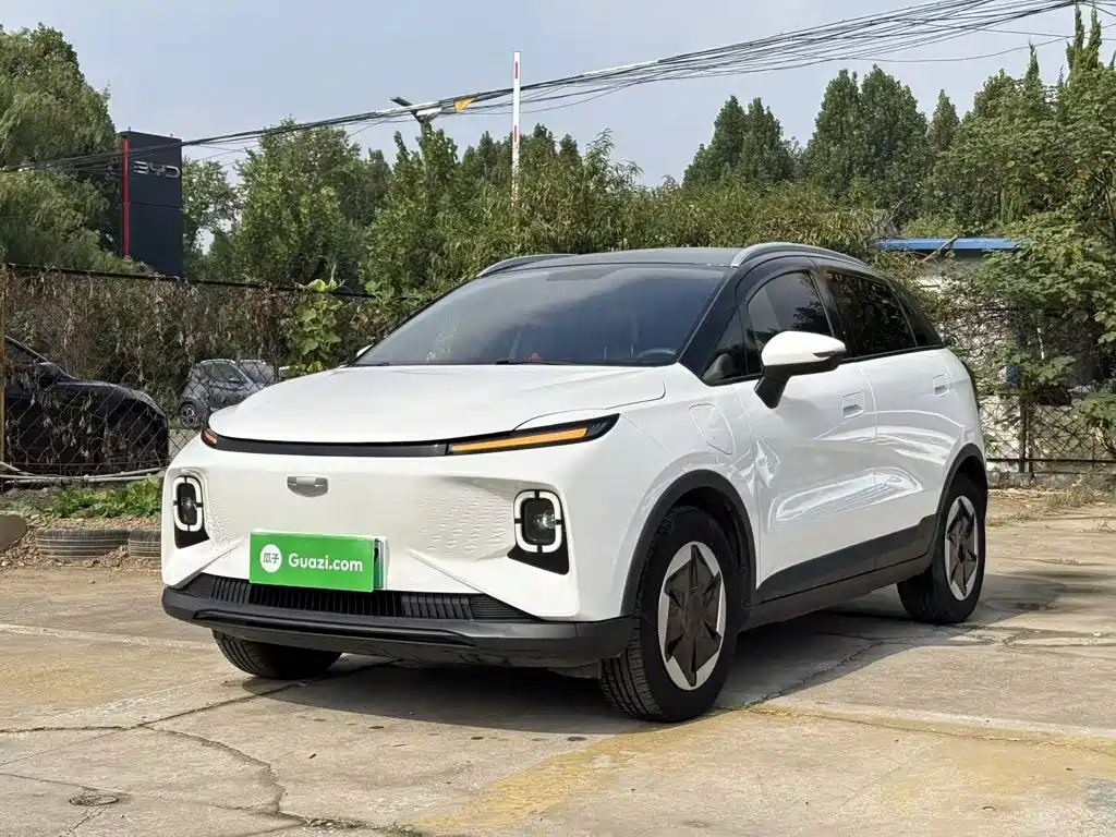 Фото 1 - Geely Geometry E Firefly