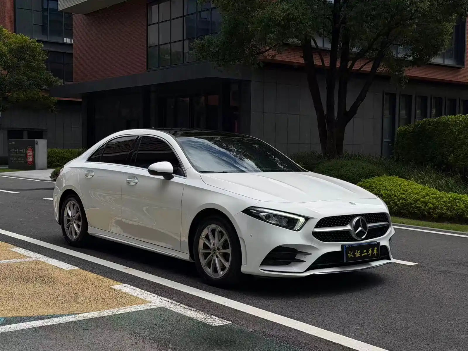 صورة 3 - Mercedes-Benz A-Class