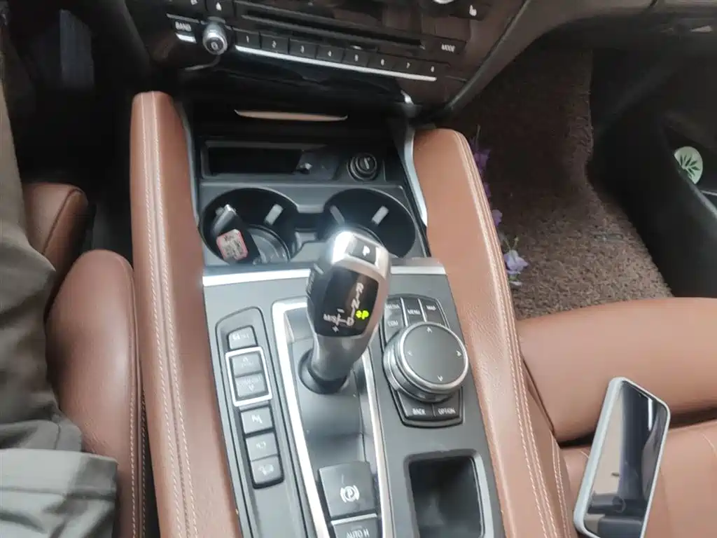 BMW X6 2018 xDrive28i фото 14