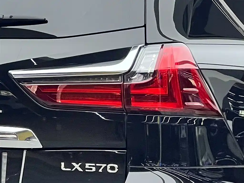Lexus LX 2017 570 Prestige Luxury фото 18