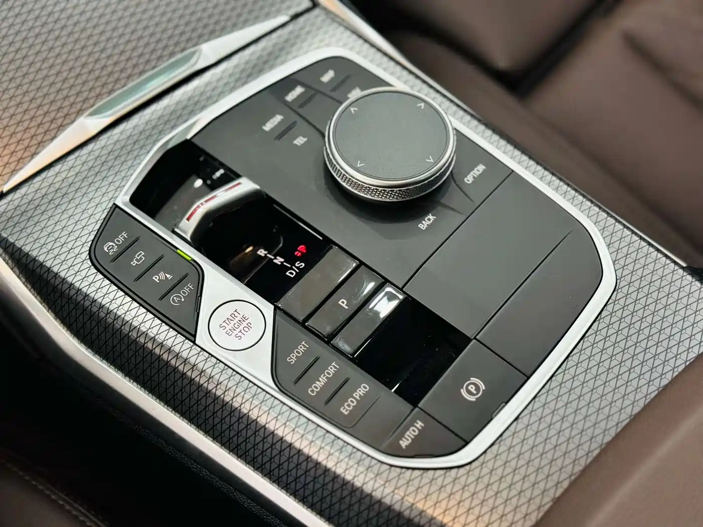 BMW 3 Series 2023 325Li M Sport Black Night Package фото 15