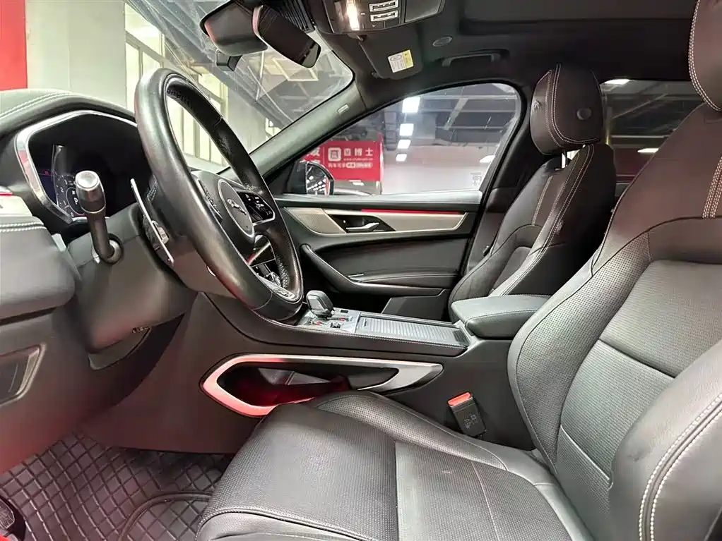 JAGUAR F-PACE