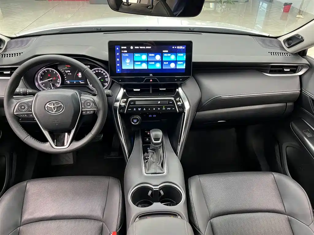 Toyota Venza 2022 2.0L CVT 2WD Premium фото 2