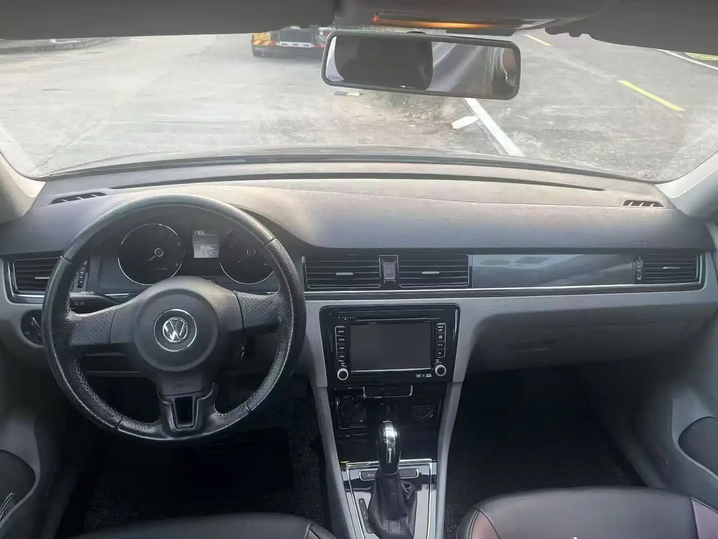 Volkswagen Bora 2013 1.6L Automatic Comfort Model фото 6