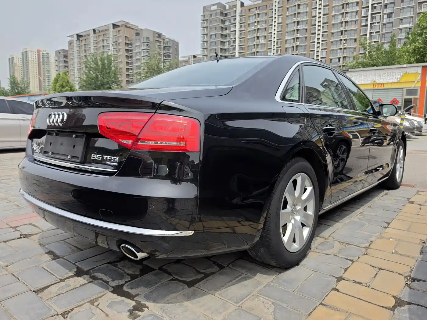Audi A8 2013 A8L 45 TFSI quattro Luxury фото 17