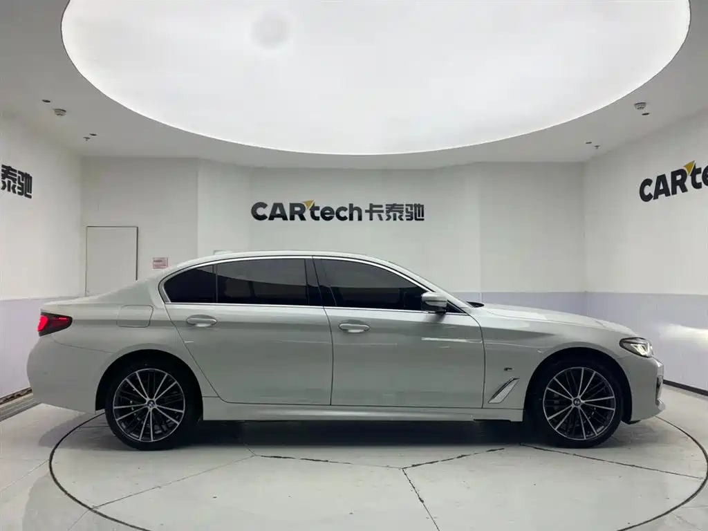 BMW 5 Series 2023 530Li Leading M Sport Package фото 4