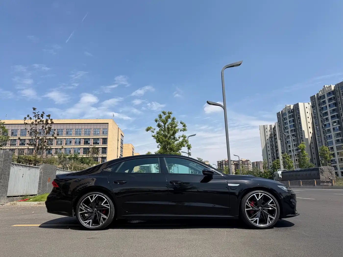 Audi A7L 2024 45 TFSI quattro S-line Black Warrior Edition фото 4