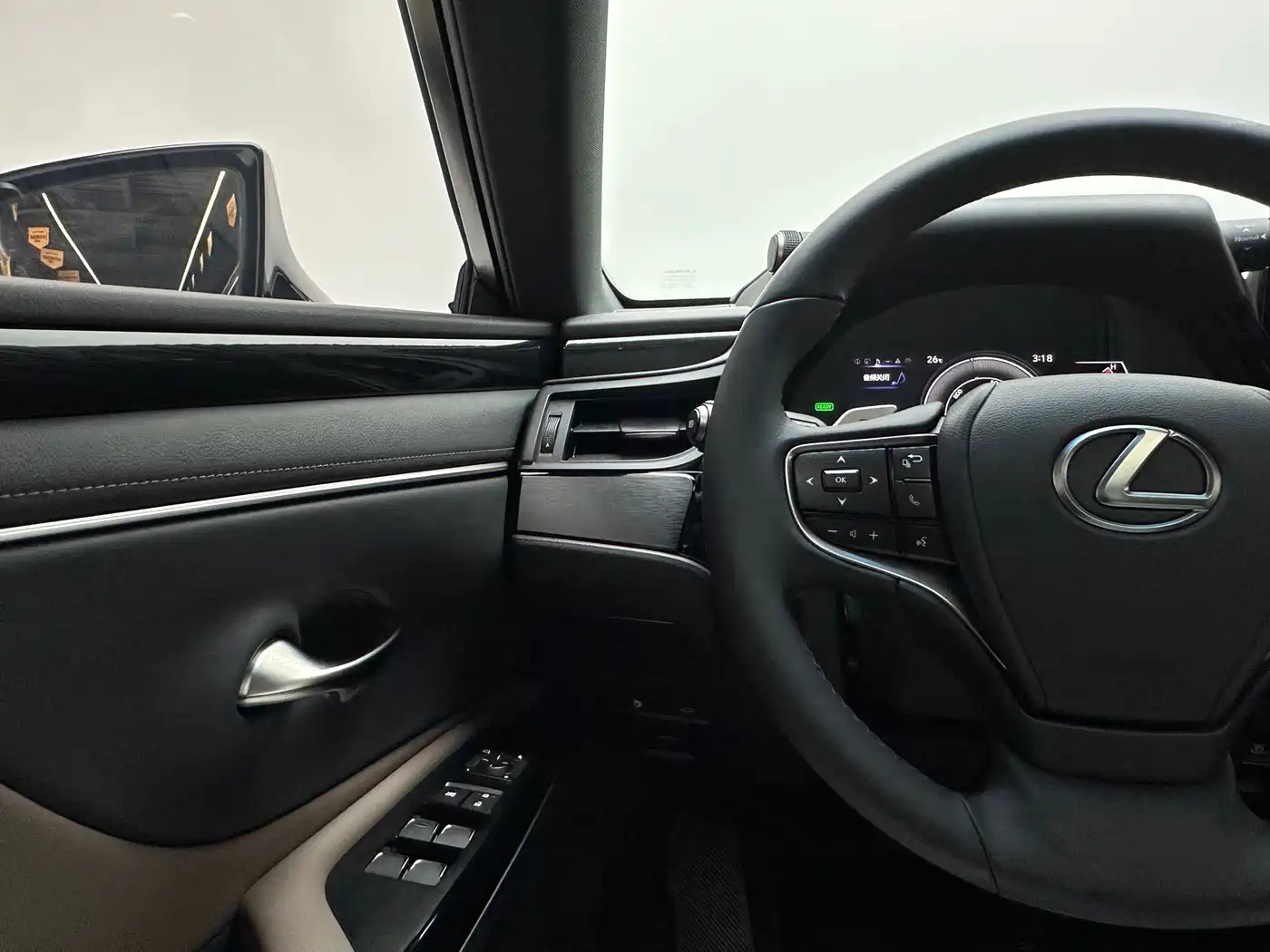 Lexus ES 2022 300h Excellence Edition фото 20