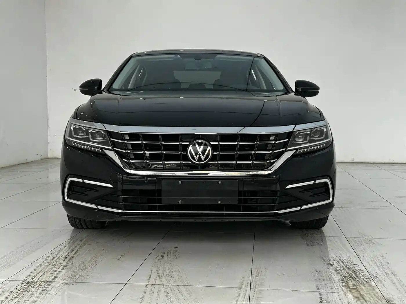 Volkswagen Passat 2021 Model 330TSI Luxury Edition фото 2