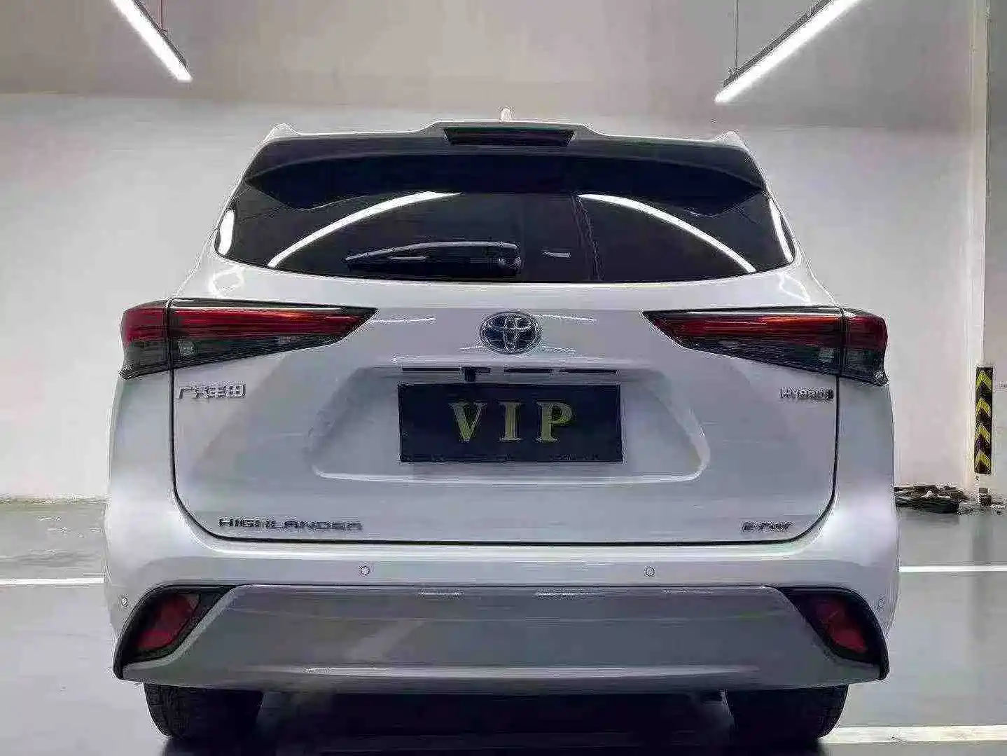 Photo 8 - Toyota Highlander