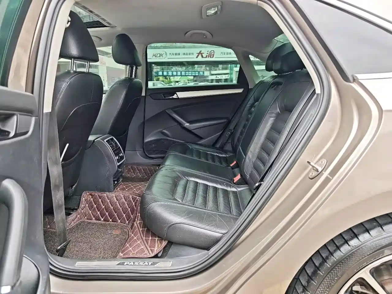 صورة 11 - Volkswagen Passat