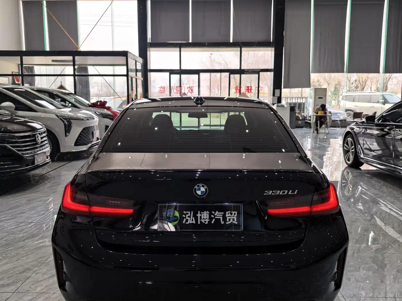 BMW 3 Series 2025 330Li M Sport Night Edition фото 17