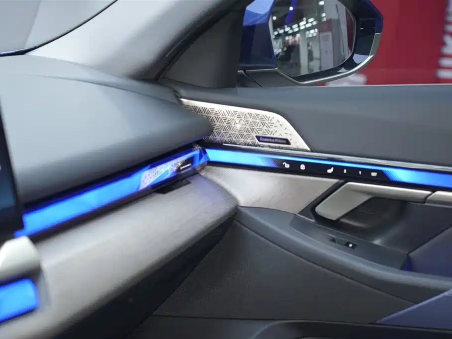 BMW 5 Series 2024 530Li Premium Luxury Package фото 20