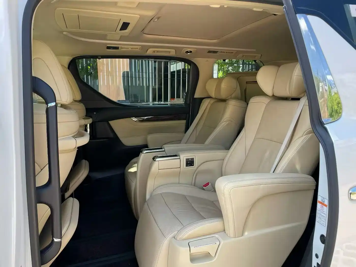Toyota Alphard 2018 Facelift 3.5L Luxury Edition фото 6