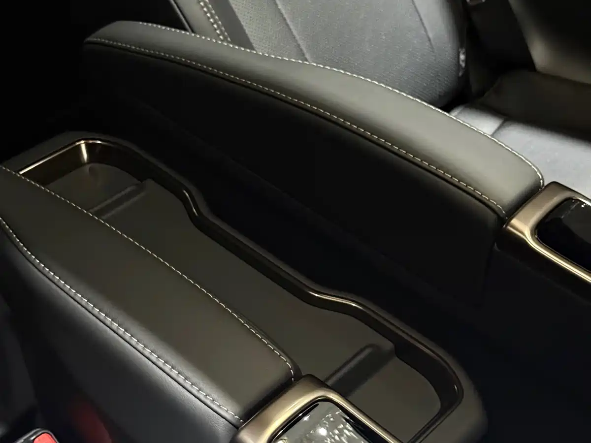 Toyota Alphard 2024 Hybrid 2.5L Ultimate Enjoyment Edition фото 13