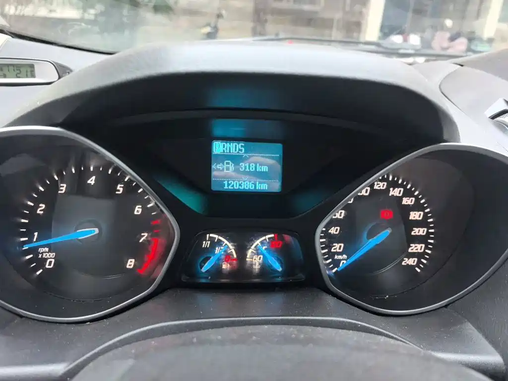 Фото 13 - Ford Kuga