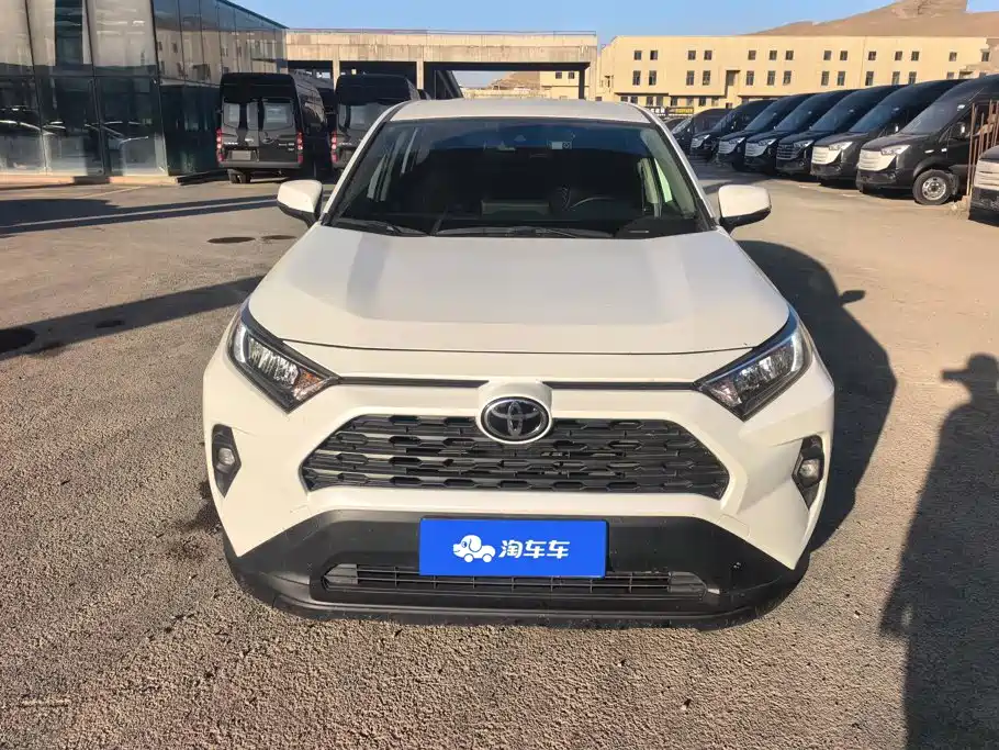 Toyota RAV4 2025 2024 2.0L CVT FWD Urban Edition