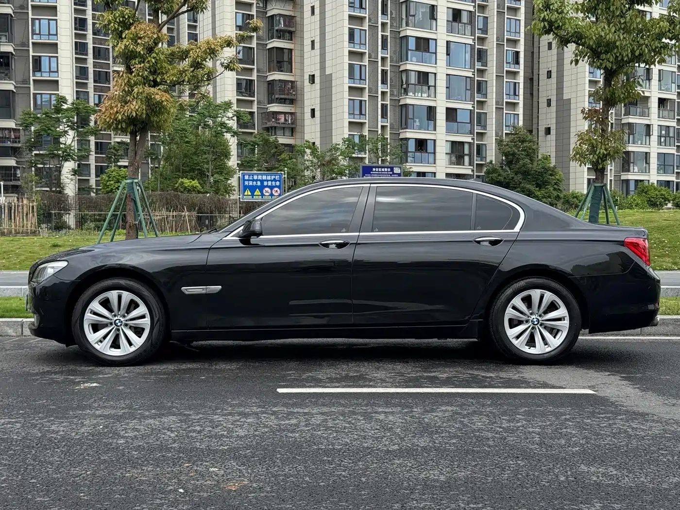 BMW 7 Series 2011 730Li Elegance фото 15