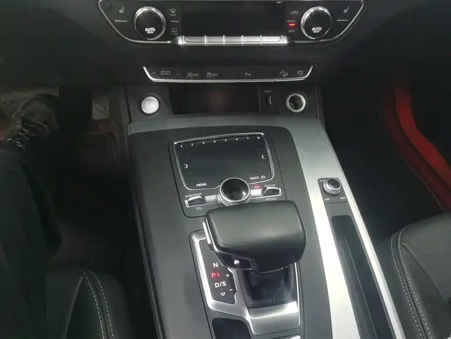 Audi Q5L 2020 40 TFSI Prestige Fashion фото 16