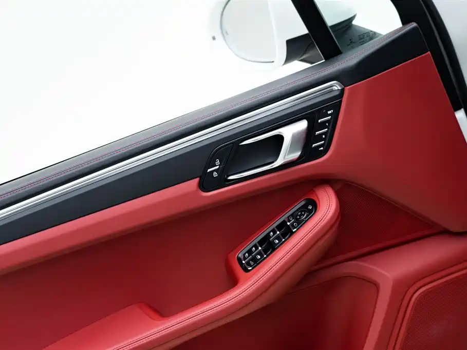 Porsche Macan 2020 Macan 2.0T фото 15
