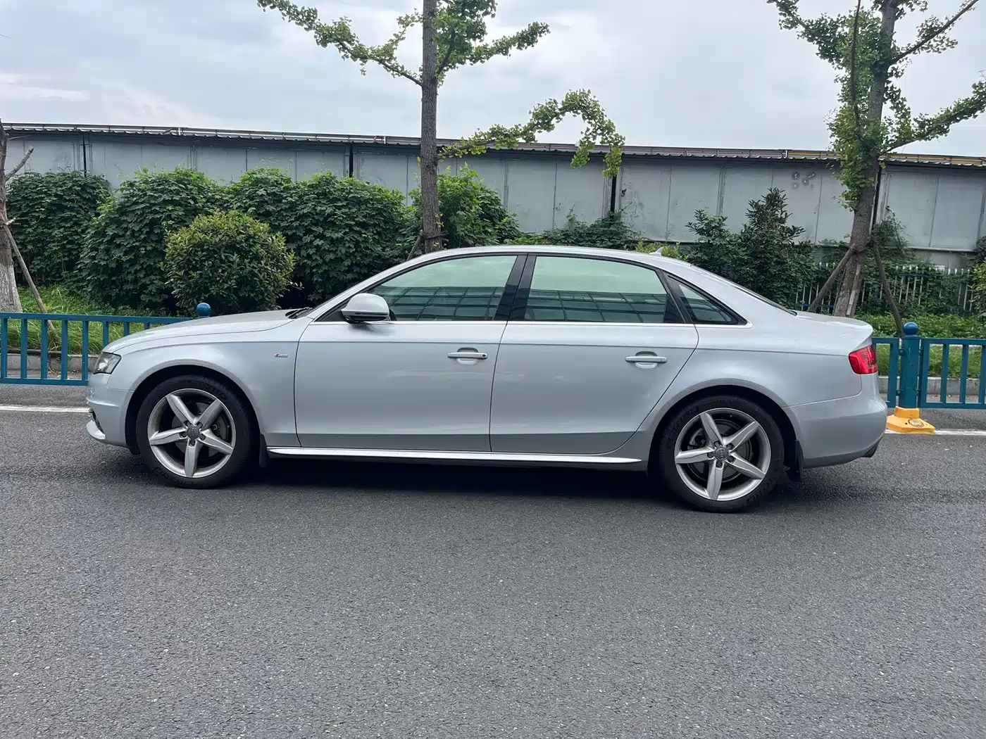 Audi A4L 2011 2011 2.0 TFSI Sport