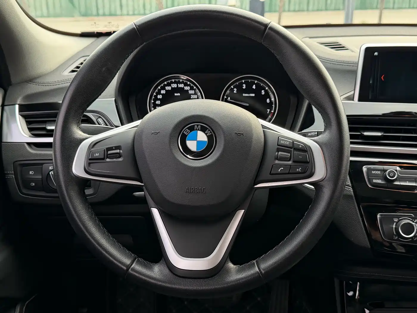 BMW X2 (Import) 2019 sDrive20i M Off-Road Package China VI фото 12