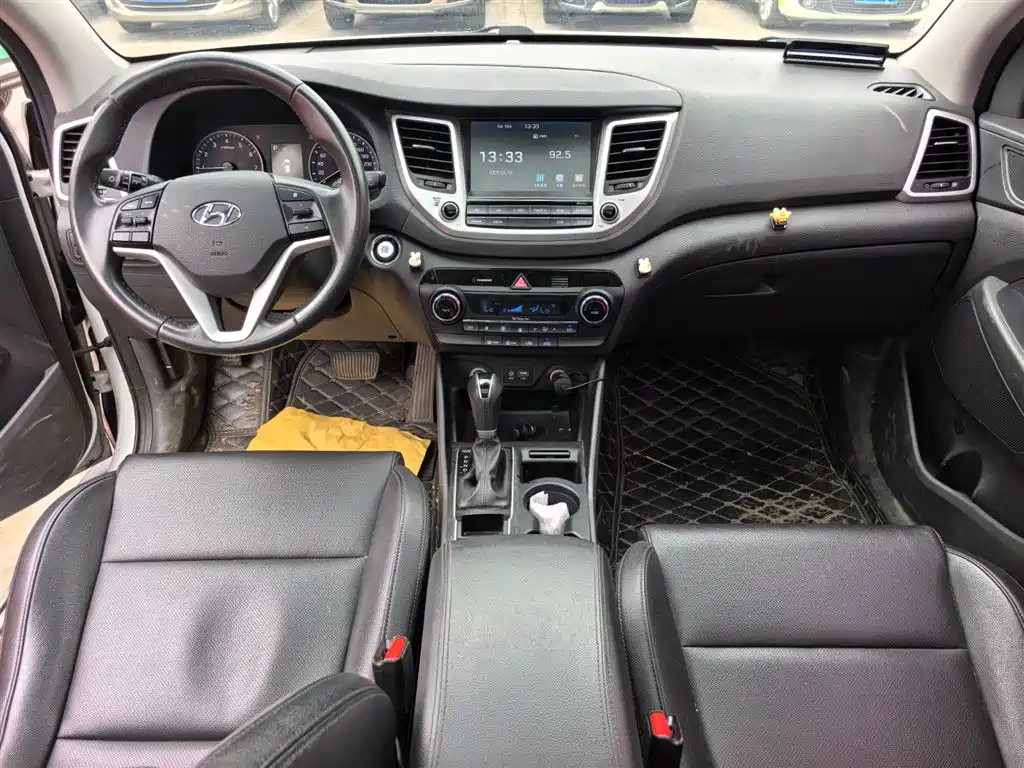 Hyundai Tucson 2018 1.6T DCT 2WD 15th Anniversary Special Edition фото 10