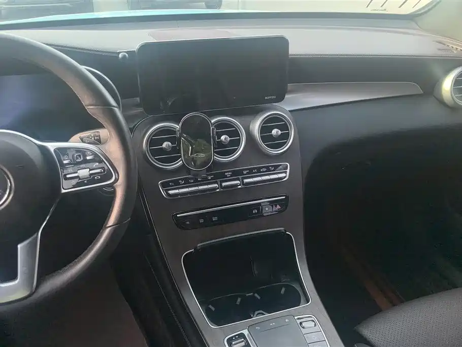 Mercedes-Benz GLC 2020 Facelift GLC 300 L 4MATIC Dynamic фото 13