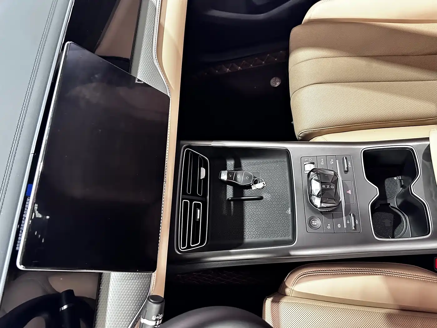 BYD Song Pro New Energy 2025 2nd Generation Smart Drive Edition DM-i 75KM Leading Type фото 23