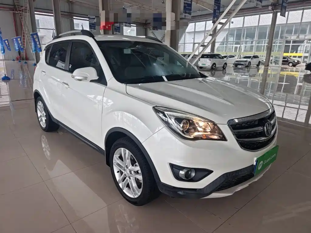 Фото 23 - Changan CS35