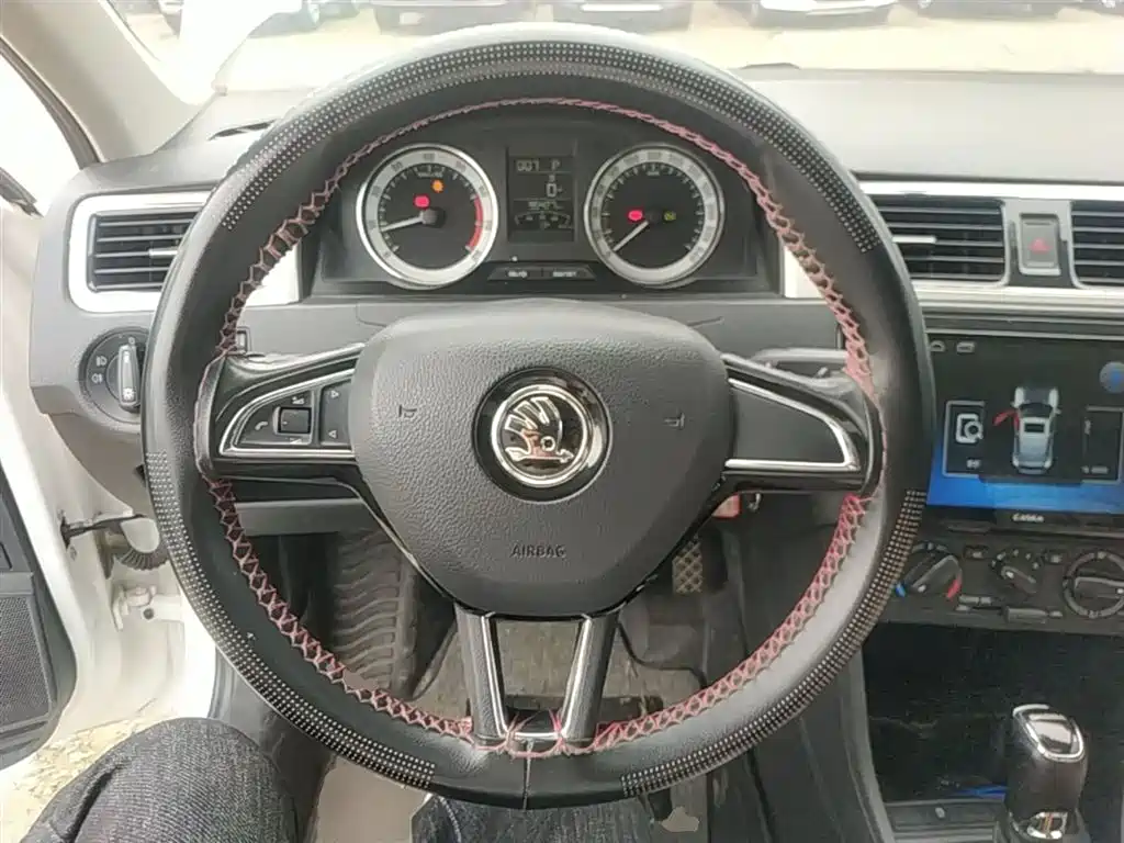 Škoda Rapid 2019 1.5L Automatic Comfort China V фото 11