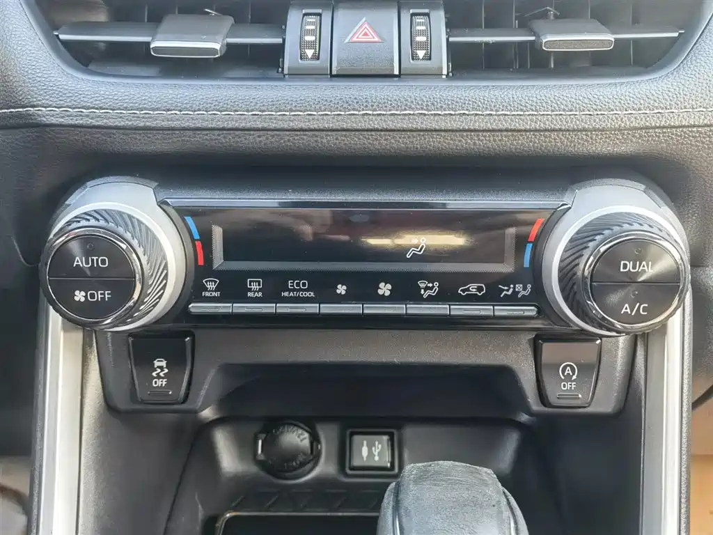 Toyota Wildlander 2022 2.0L CVT AWD Luxury Edition фото 15