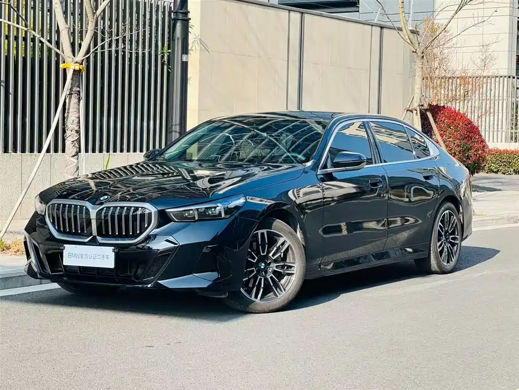BMW 5 Series 2026 525Li M Sport Package