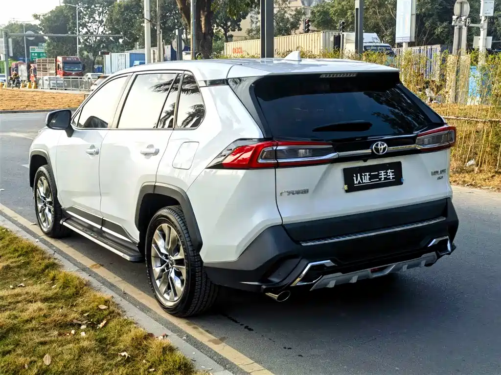 Toyota Wildlander 2022 2.0L CVT AWD Luxury Edition фото 5
