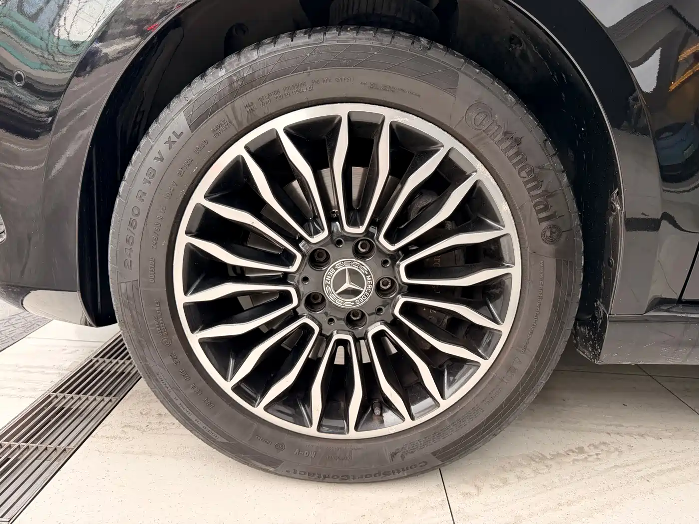 Mercedes-Benz V-Class 2018 V 260 L Premium Long Wheelbase Edition China VI фото 5