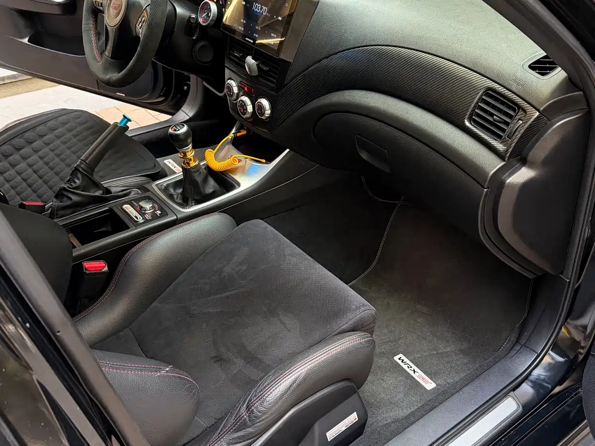 Subaru Impreza 2011 2.5T WRX STi Sedan фото 10