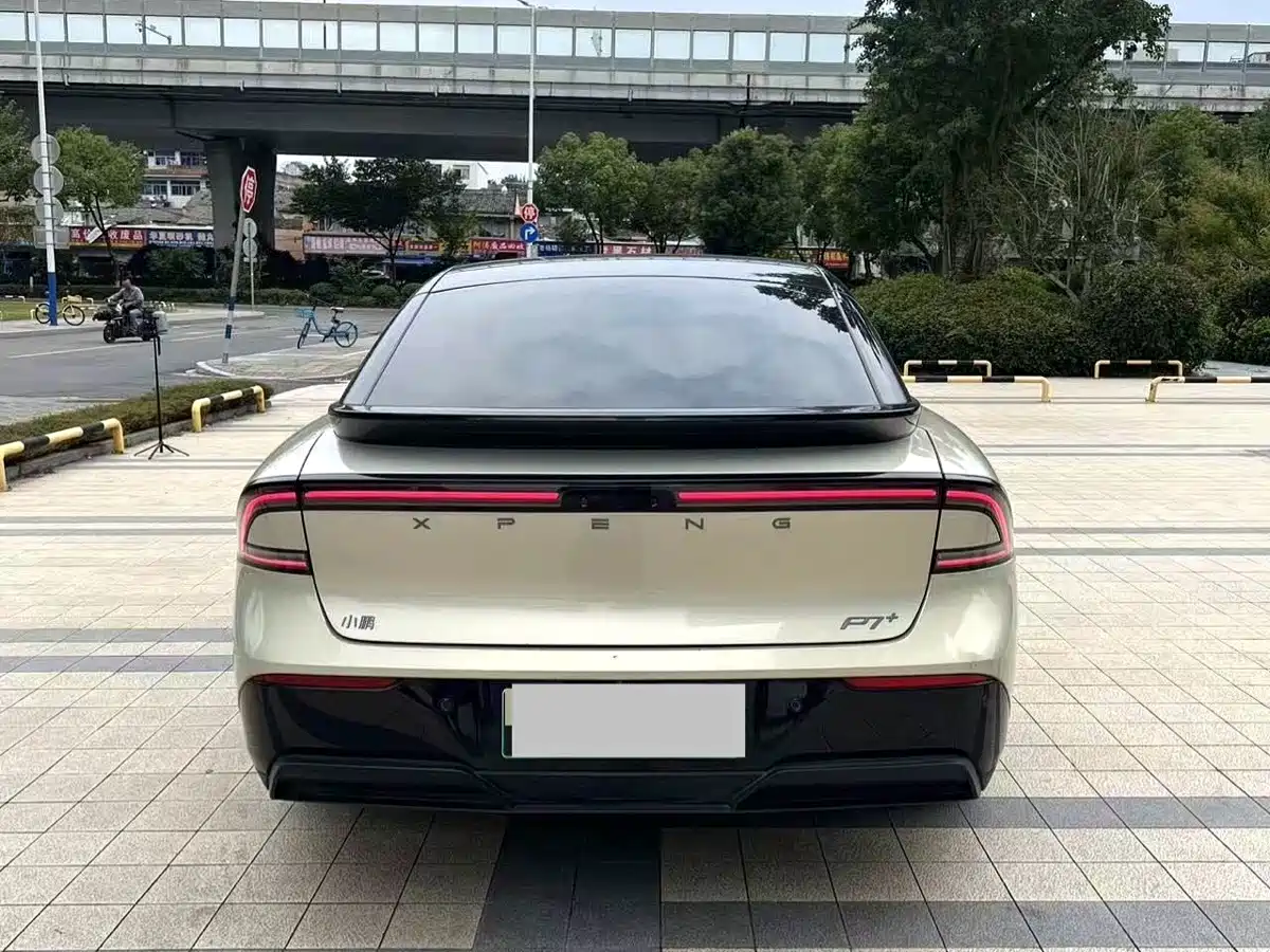 Фото 9 - XPeng P7+