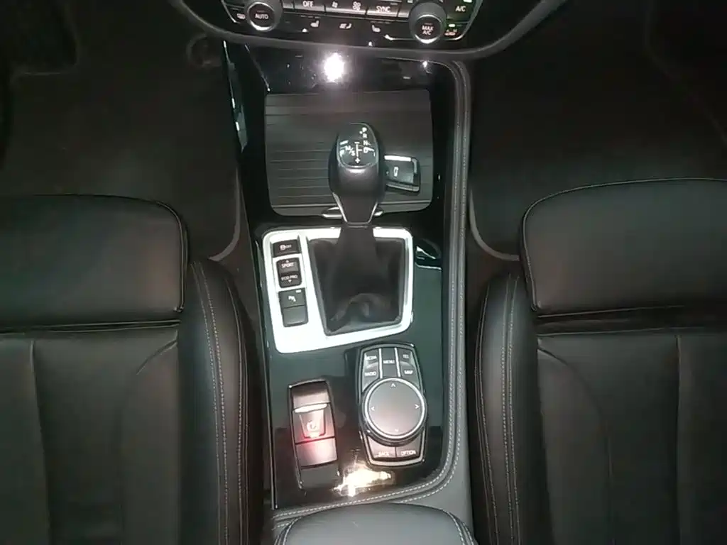BMW 1 Series 2017 125i Sport фото 14