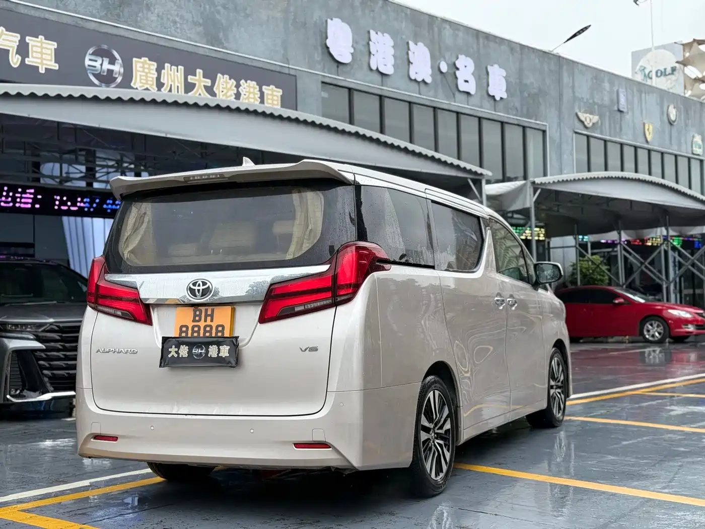Toyota Alphard 2018 3.5L Luxury фото 5