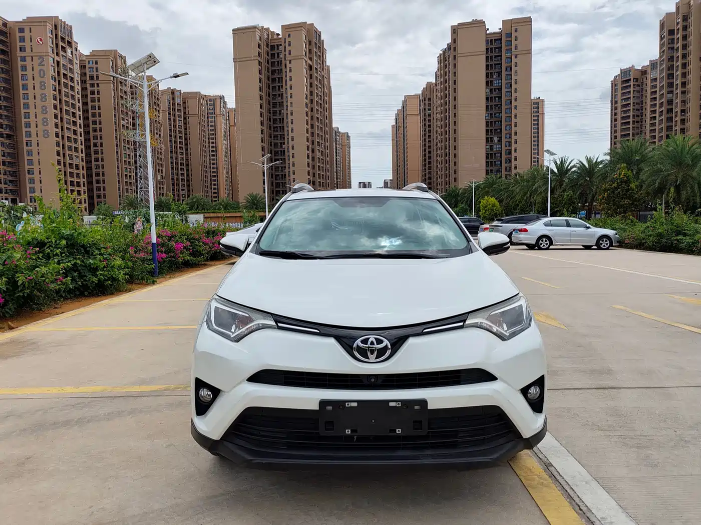 Toyota RAV4 Rongfang 2016 2.0L CVT 2WD Trend (China V) фото 2