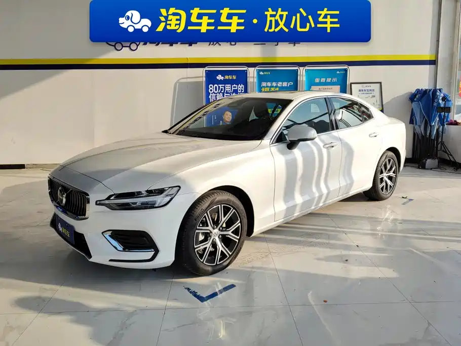 Фото 1 - Volvo S60