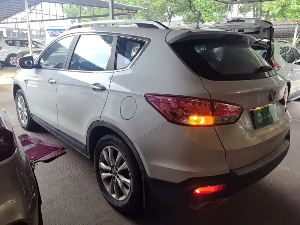 Dongfeng Aeolus Dongfeng Fengshen AX7 2015 2015 2.0L Automatic Smart Ease
