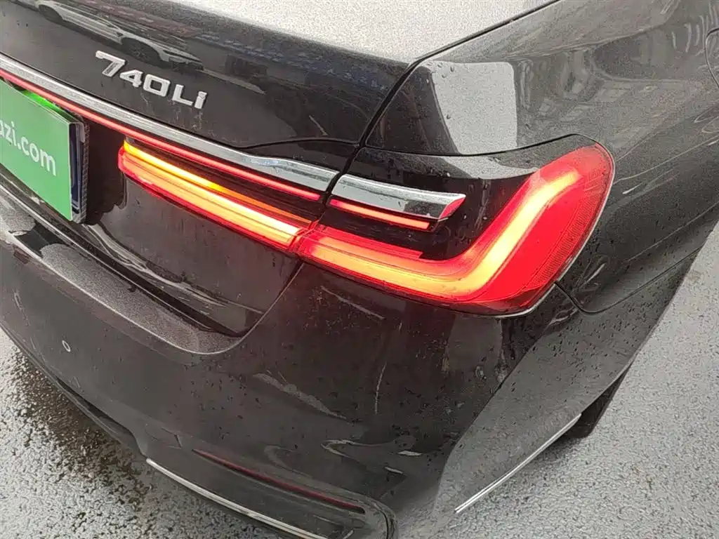 BMW 7 Series 2016 740Li Leading Edition фото 8