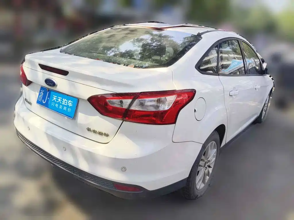 Фото 5 - Ford Focus