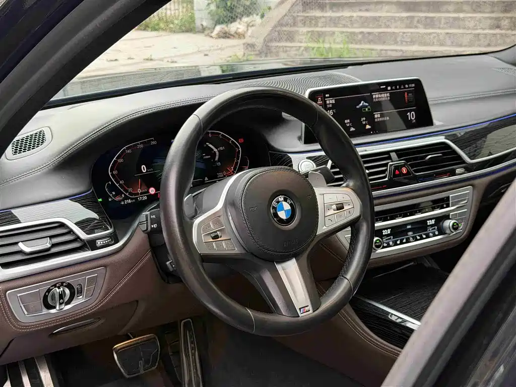 BMW 7 SERIES