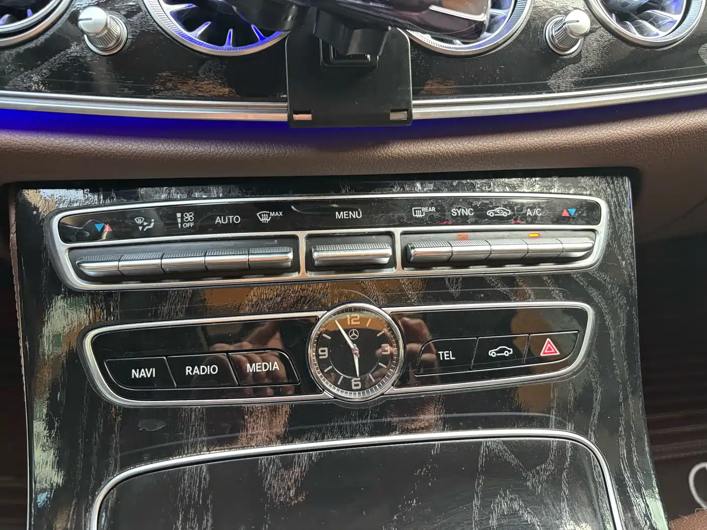 Mercedes-Benz E-Class 2019 E 200 L Sport 4MATIC фото 29