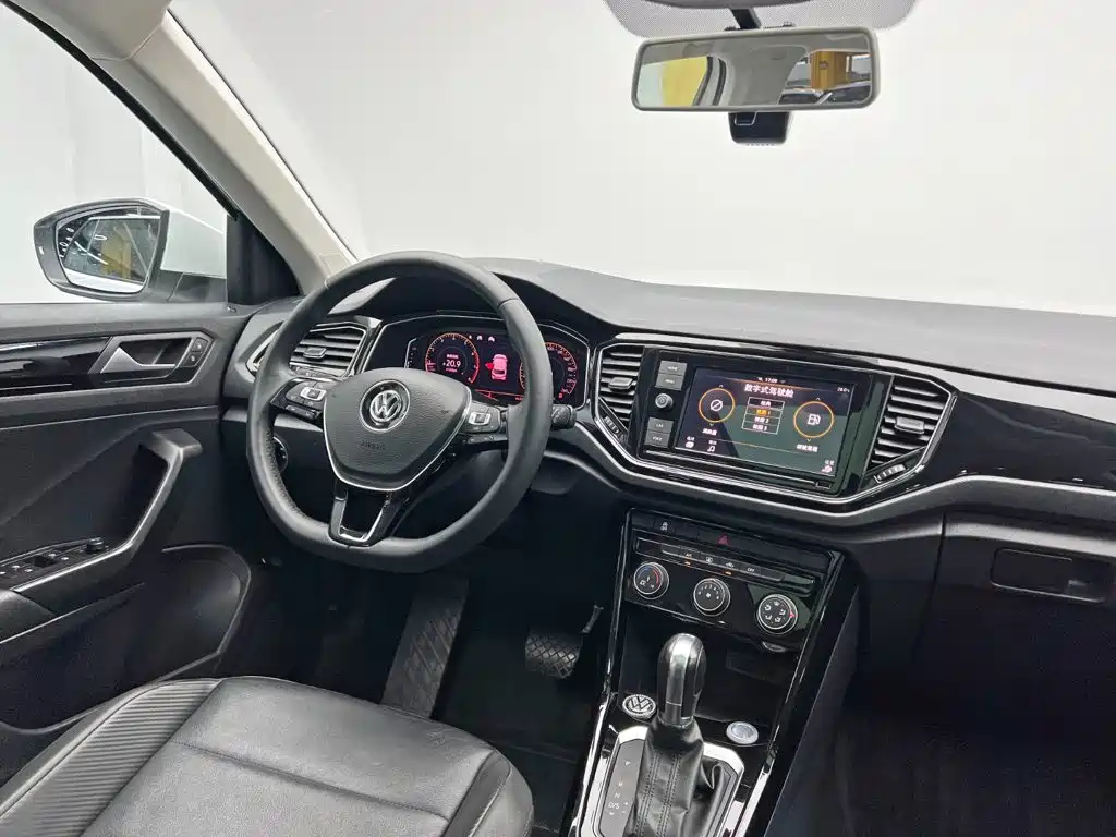 Photo 21 - Volkswagen T-ROC