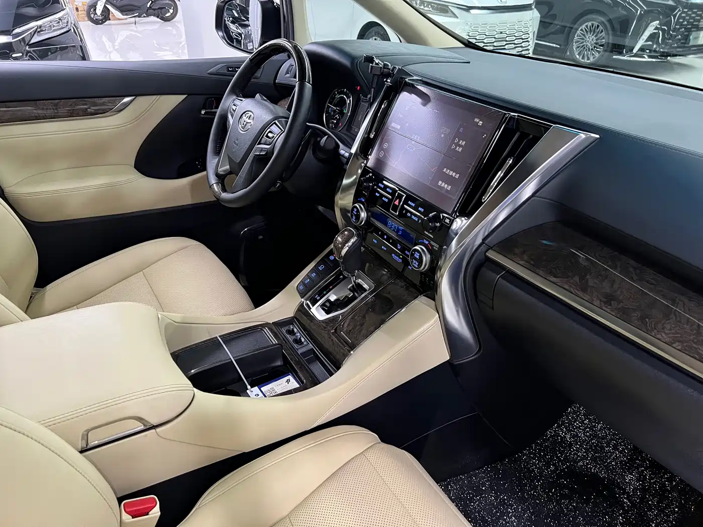 Toyota Vellfire 2022 2021 Crown Hybrid 2.5L HV Supreme Edition