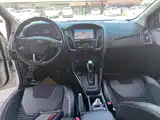 Фото 10 - Ford Focus